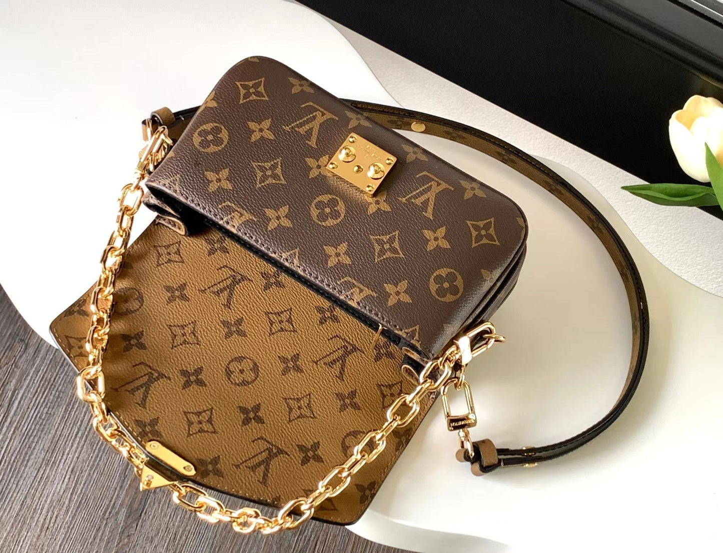 New style monogram chain shoulder color matching handbag（21.5CM*13.5CM*6CM）