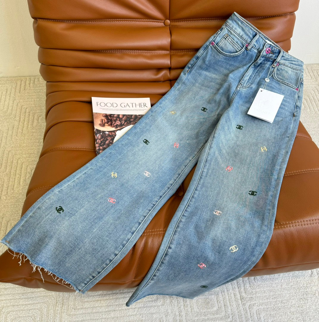 Embroidered straight jeans