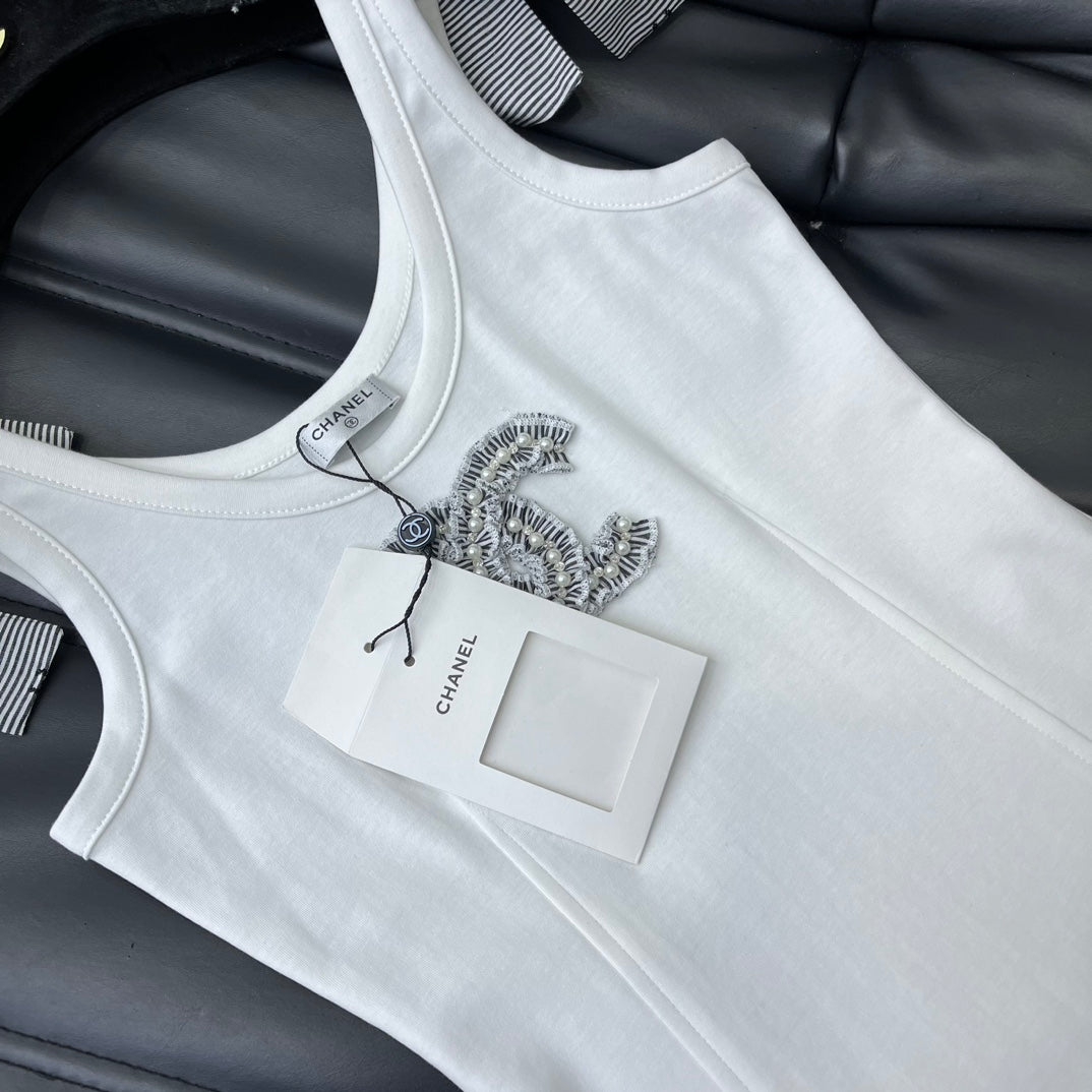 Small logo waist slimming vest