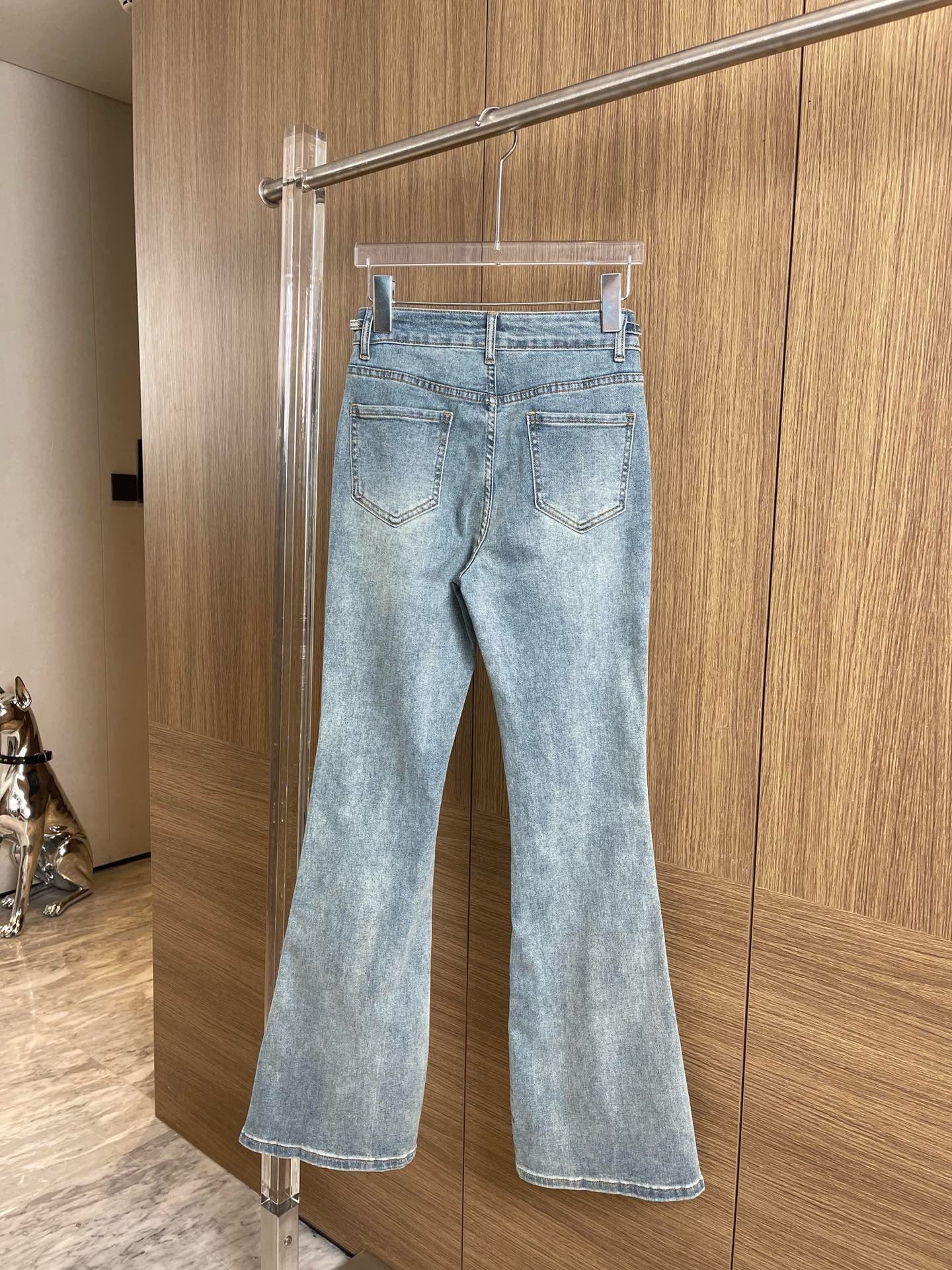 Slim-fit bootcut jeans