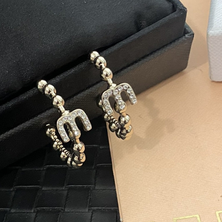 2024FW-7 Fashionable pearl letter diamond earrings